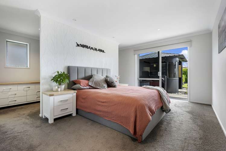 6 Defender Crescent Beachlands_11