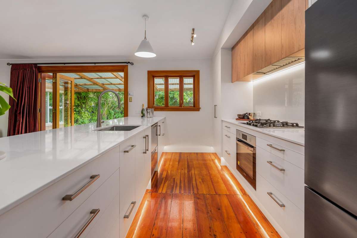 435 College Street_5