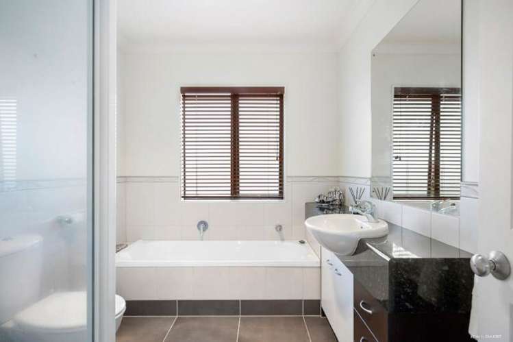 19 Malahide Drive Flat Bush_8