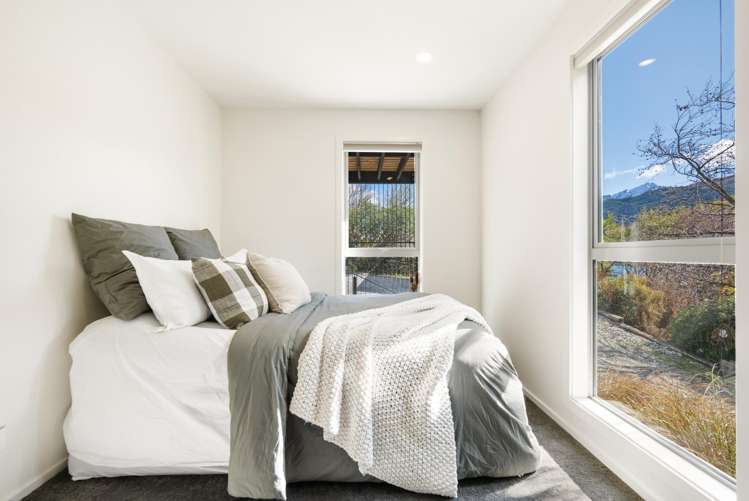 240 Peninsula Road Kelvin Heights_19