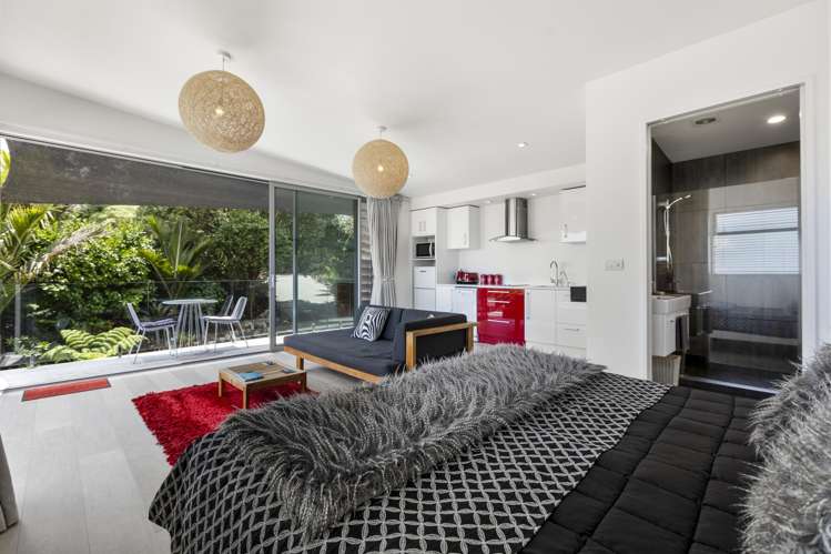 7-9 Woollams Road Onetangi_29