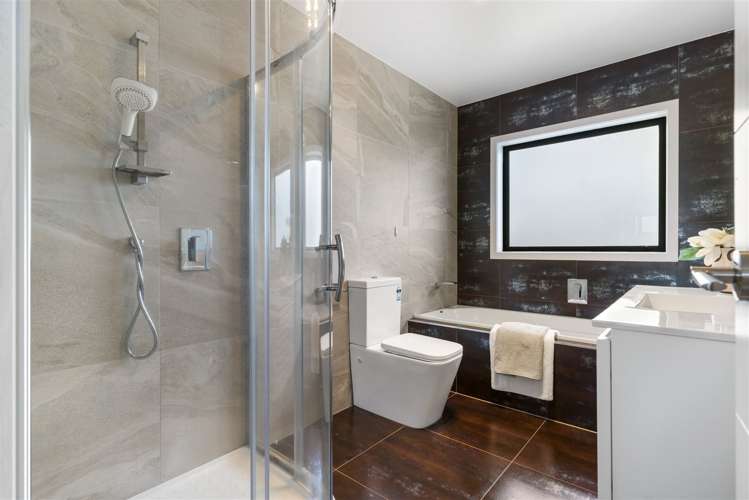 97 Medallion Drive Oteha_14