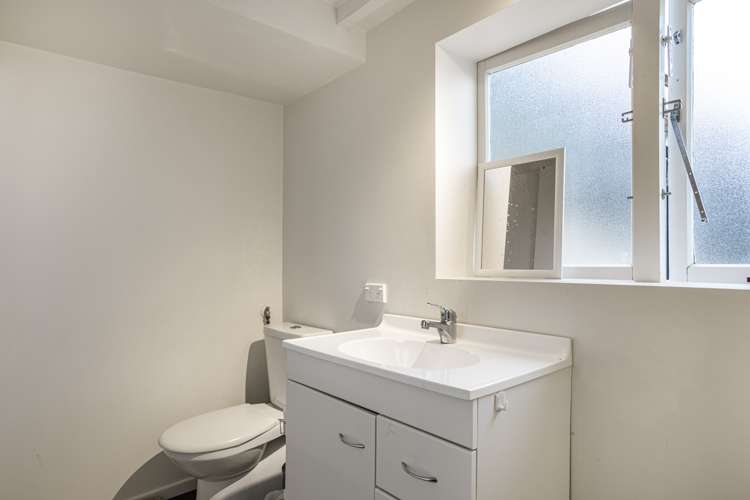 36 Gill Avenue Te Atatu Peninsula_14