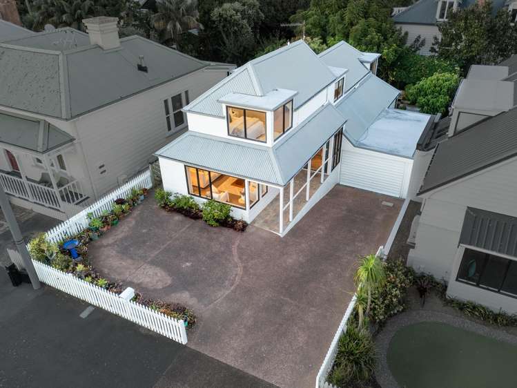 34 Queens Parade Devonport_18