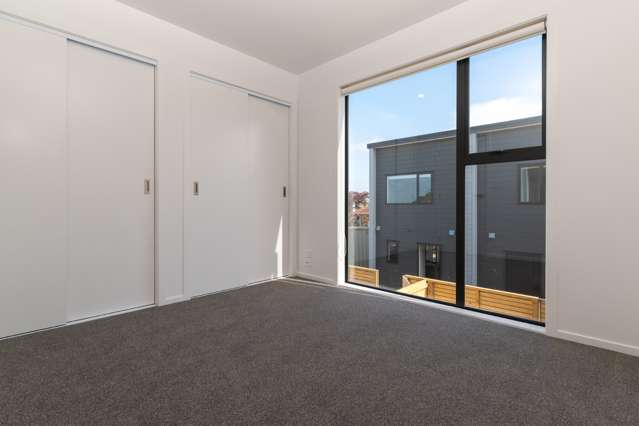 12/30-32 Bowater Place 10686_3