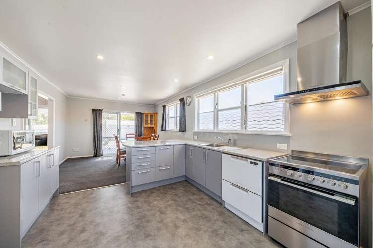 84 Shakespeare Avenue Trentham_5