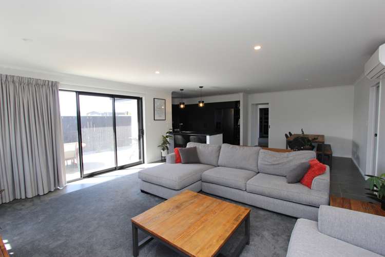 30 Catalina Crescent Burleigh_16