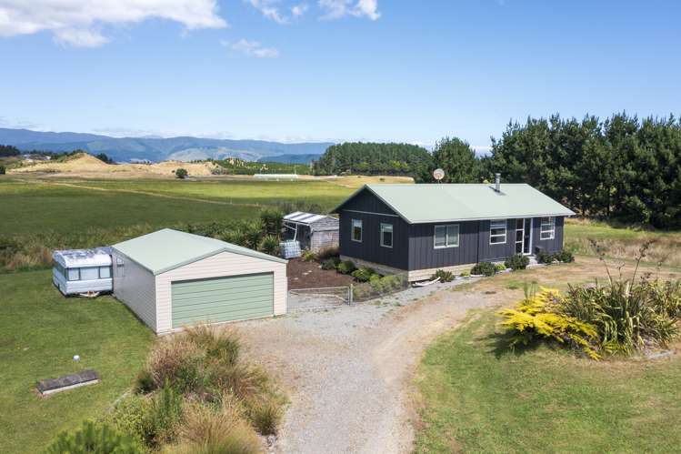 75 Strathnaver Drive Waikawa Beach_0