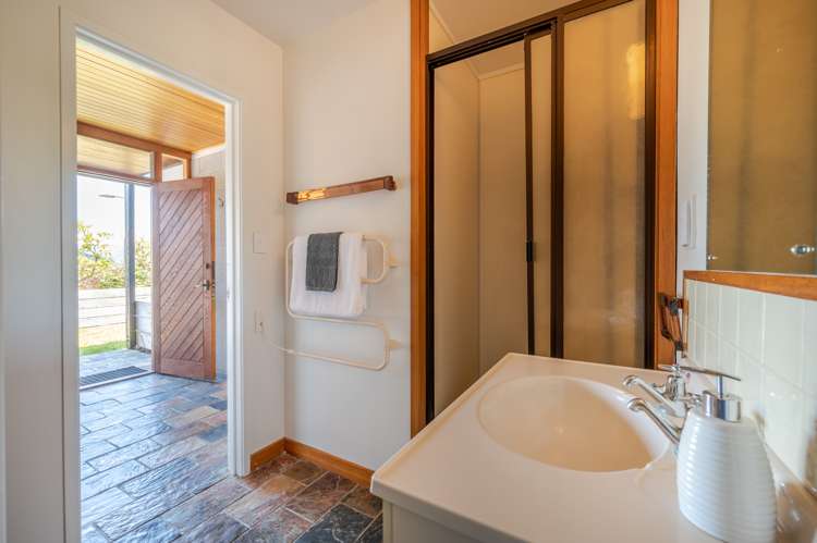 19 Settlers Hill Akaroa_18