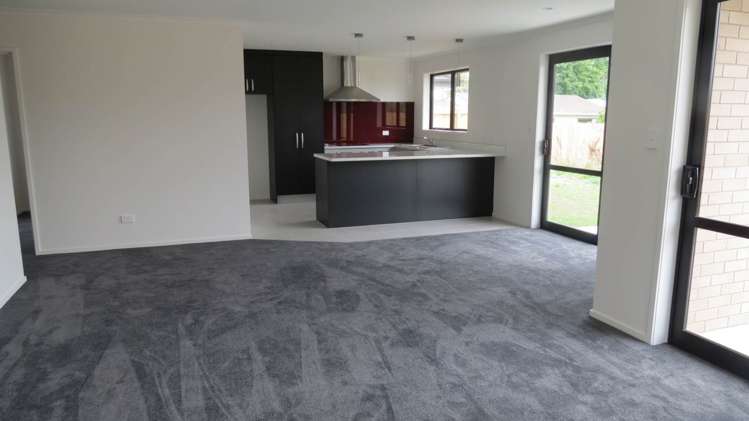 7 Captain Mitchell Drive Opaheke_3