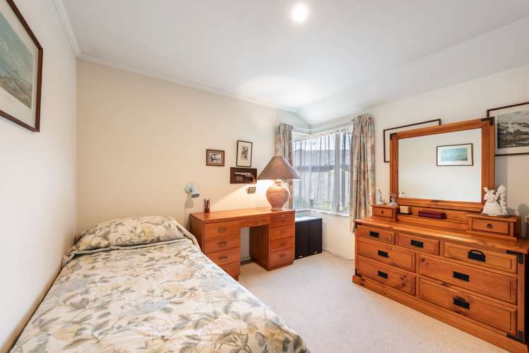 84 Aldinga Avenue Stoke_14