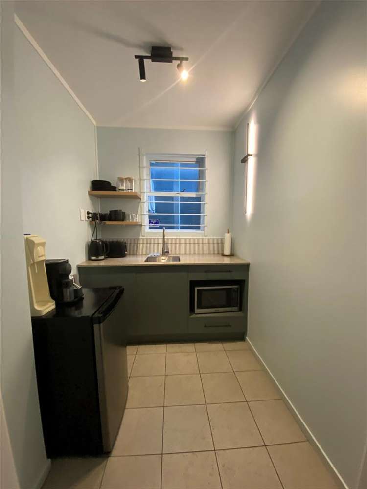 Suite 6 at 127 Collingwood Street Hamilton Central_5