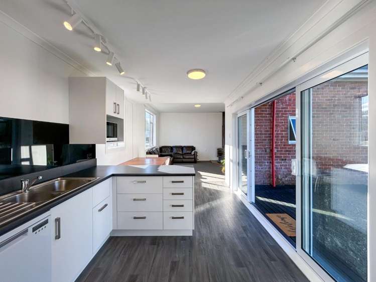 8 Elizabeth Street 10437_3