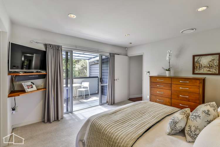 57 Staincross Street Green Bay_23