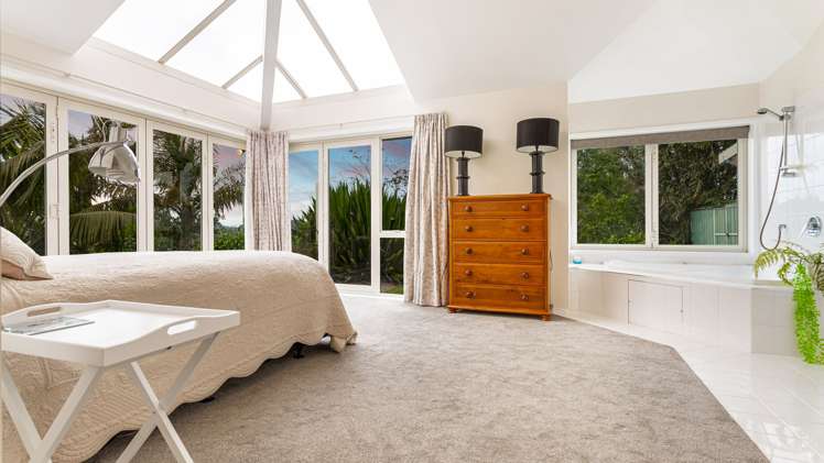 59 Whangaparaoa Road Red Beach_11