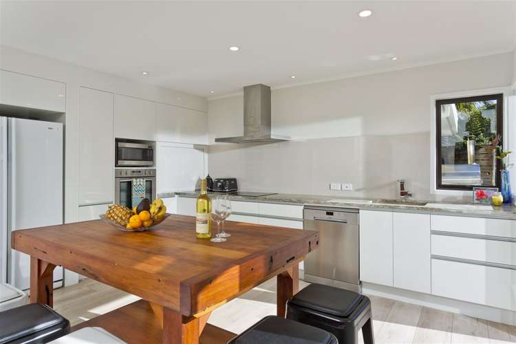 11 Penguin Drive Murrays Bay_6