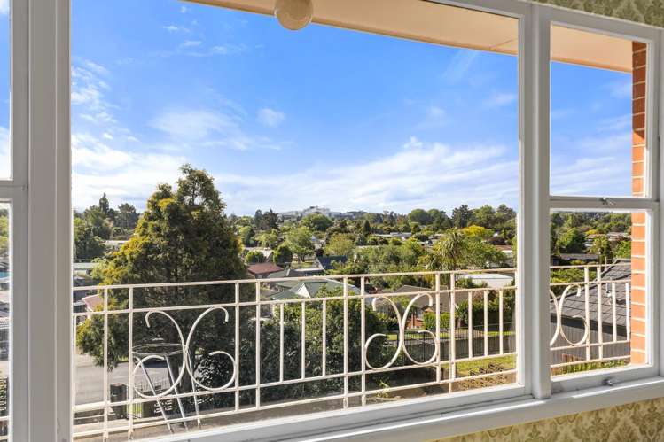 61 Dixon Road Glenview_9