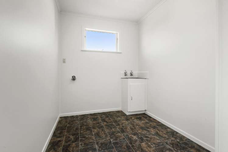 199 Chivalry Road Glenfield_12