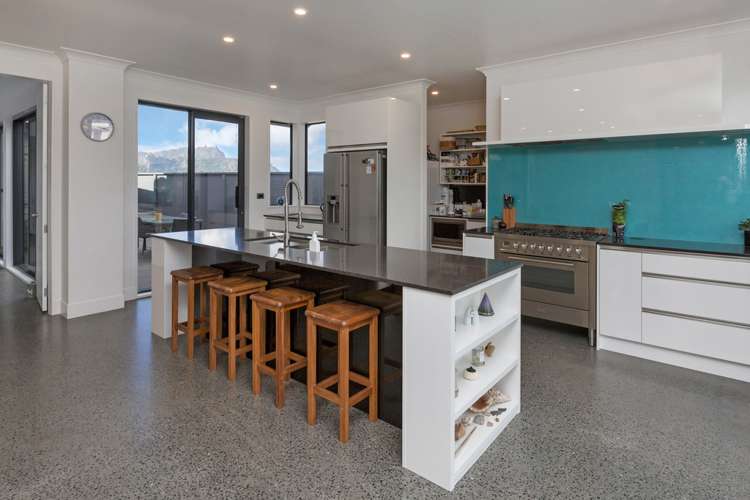 20 Finch Street One Tree Point_15