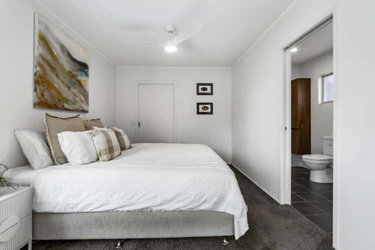 92 Parr Terrace Castor Bay_15