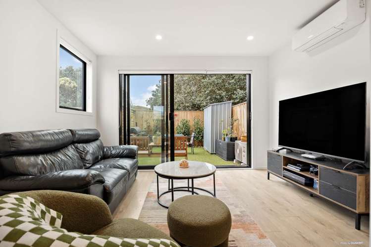 3/54 Barrack Road_2