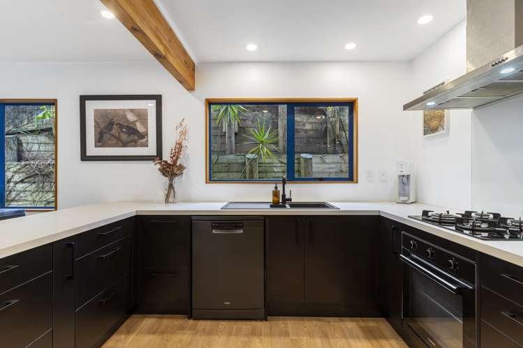 2/15 Emirau Place Glenfield_5