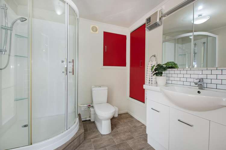 6 Adams Place Te Kamo_11