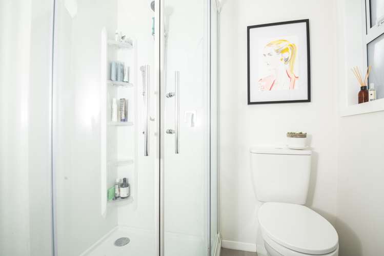 8 Tui Terrace Tawa_10