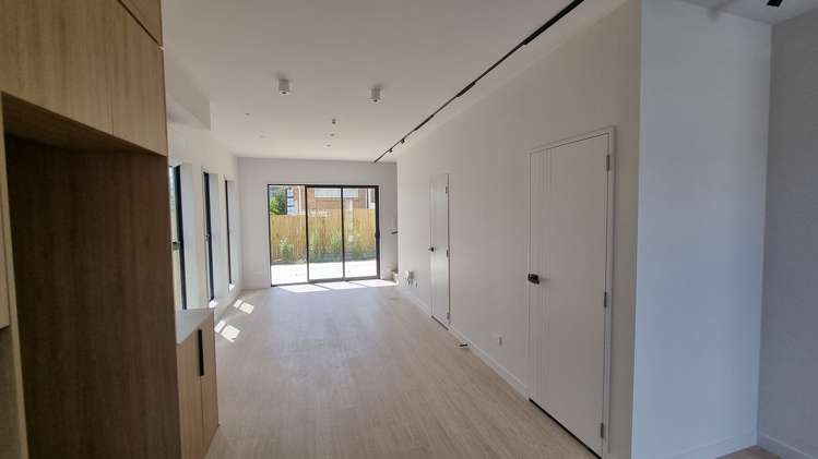 5/25 Titoki Street Te Atatu Peninsula_1