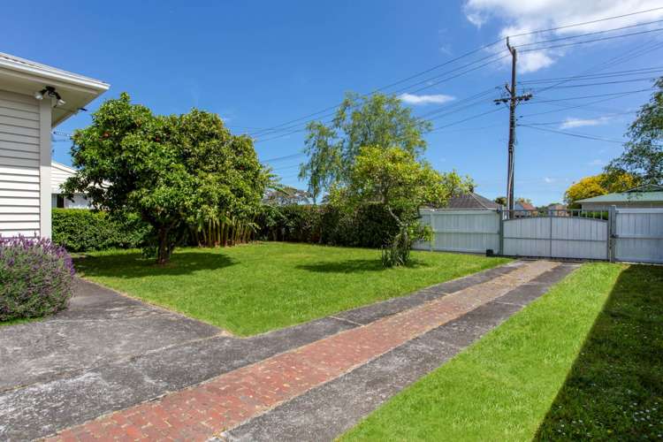 21 Wairau Avenue Avondale_13