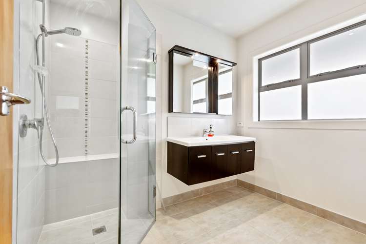 8 Sally Crescent Mount Roskill_17