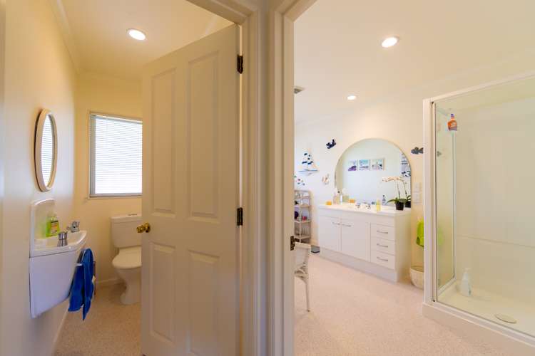 33 Kensington Drive Taradale_14