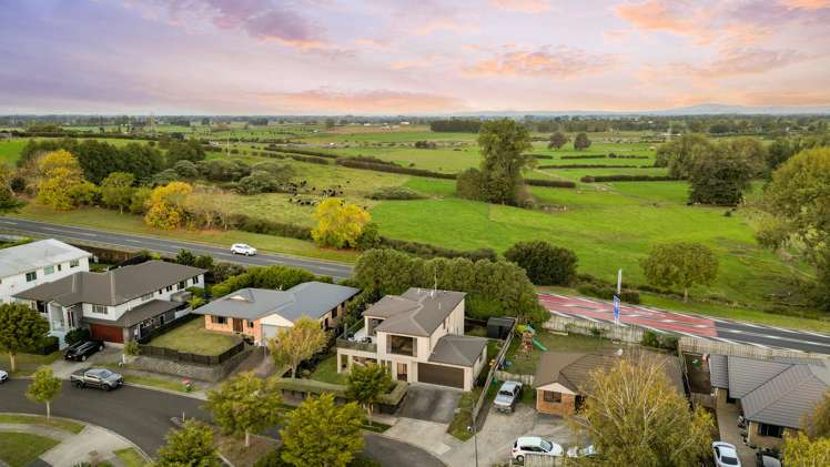 9 Bishopsworth Way Huntington_35