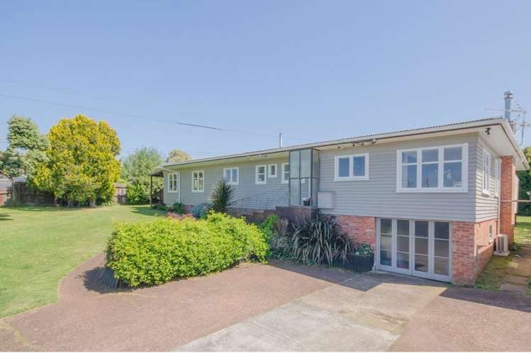 1 Helga Crescent Te Atatu Peninsula_3