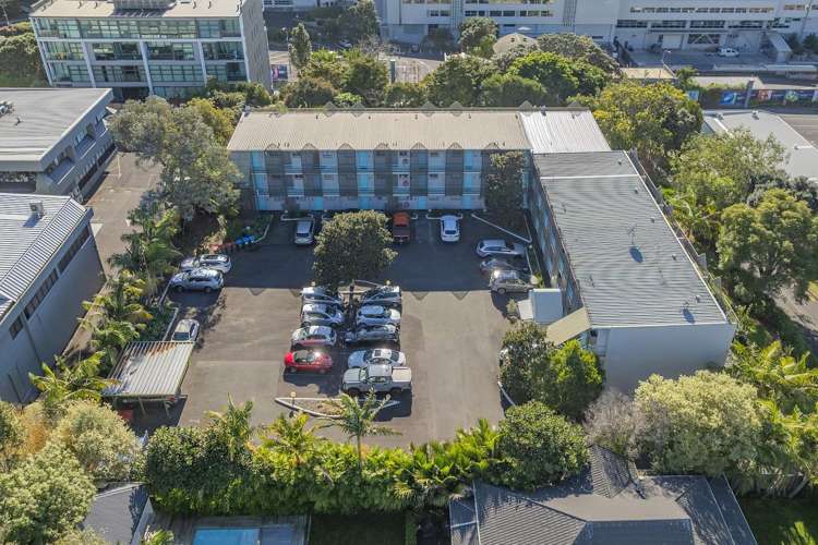 Unit 201/2 Maungawhau Road Epsom_16