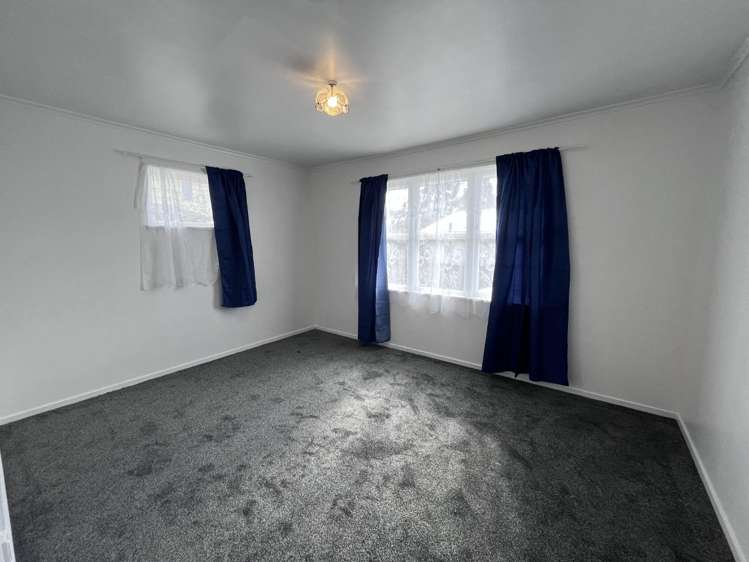 79 Cobham Crescent Kelston_5