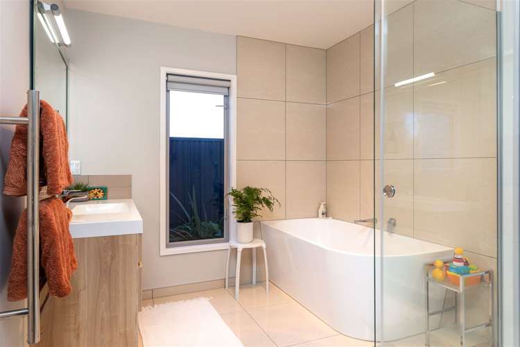 8 Ridgetop Rise Fairhall_25