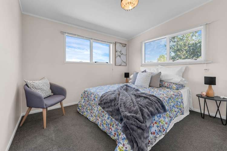 20A Shetland Street Glen Eden_17