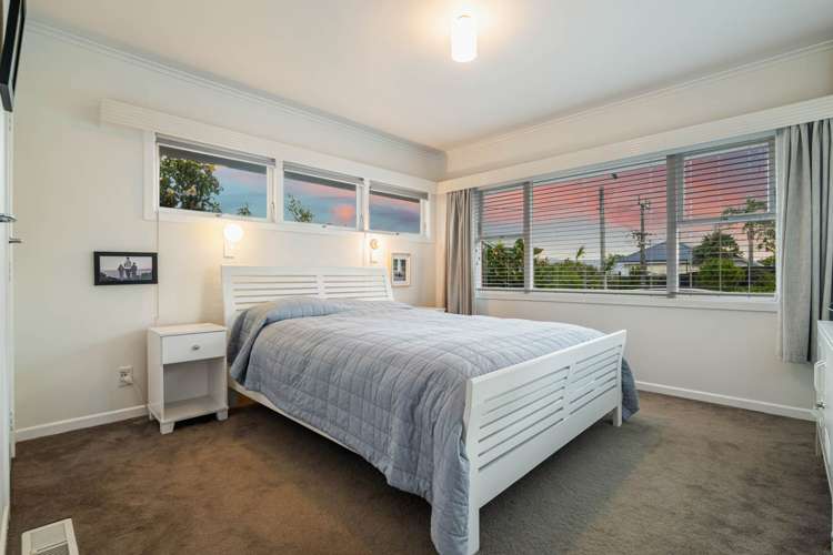 56 Lake Road Narrow Neck_15