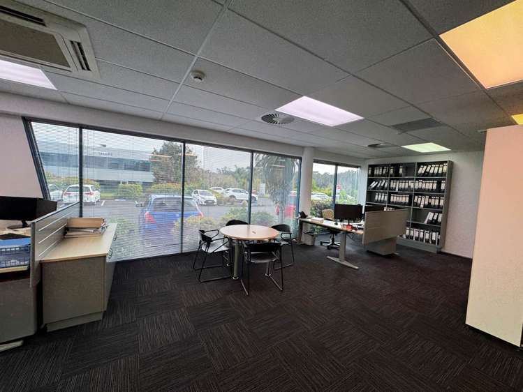 Unit B/106 Bush Road Rosedale_9