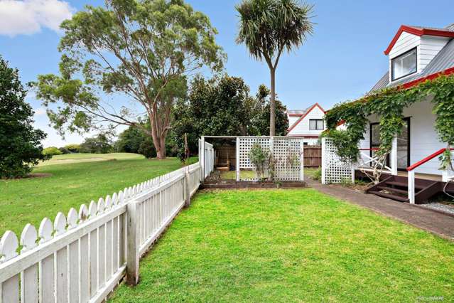 2/19 Oakmont Place Wattle Downs_1