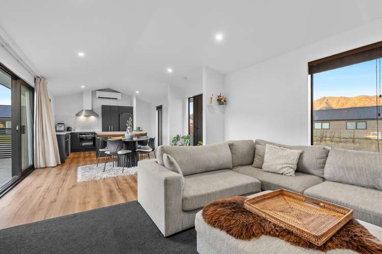 101 Burdon Loop Lake Hawea_9