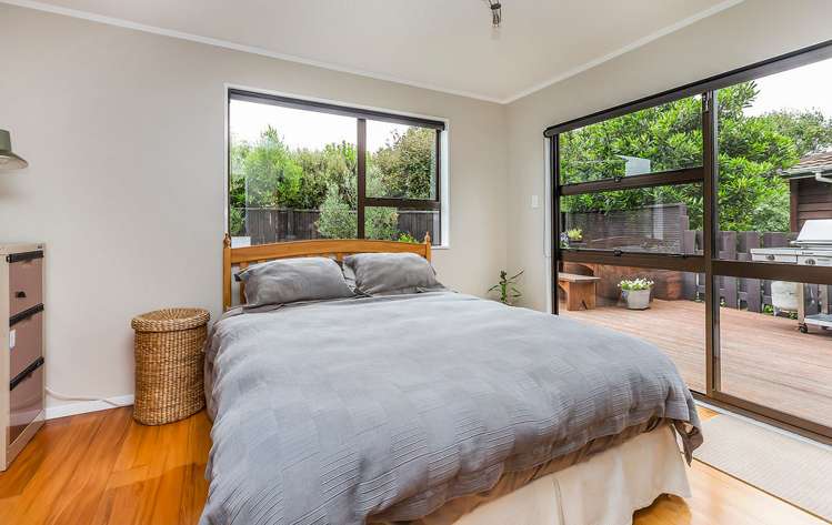 24 Thatcher Crescent Crofton Downs_21