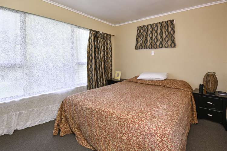 17 Matapouri Road Mangere Bridge_12