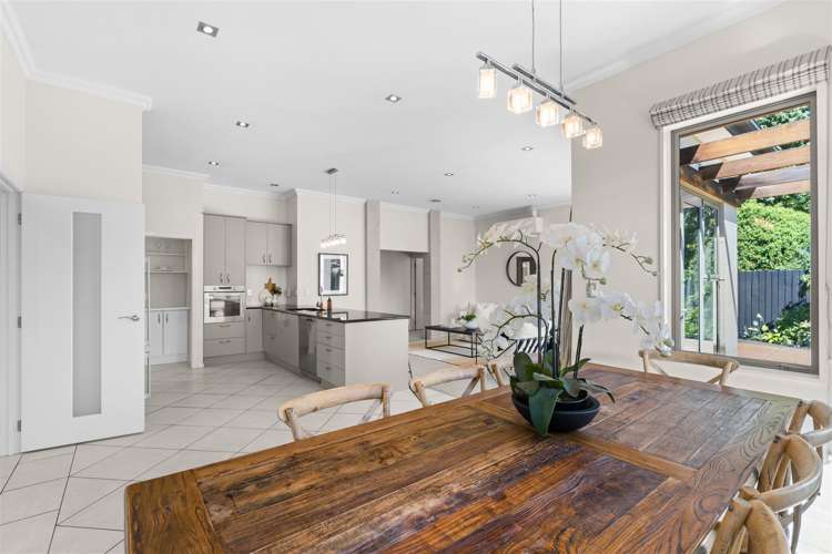 6 Royal Court Northwood_7