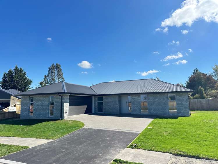 54 Suffolk Drive_0
