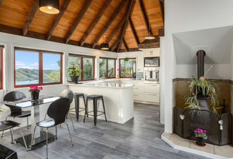 8 Moray Place Papakowhai_7