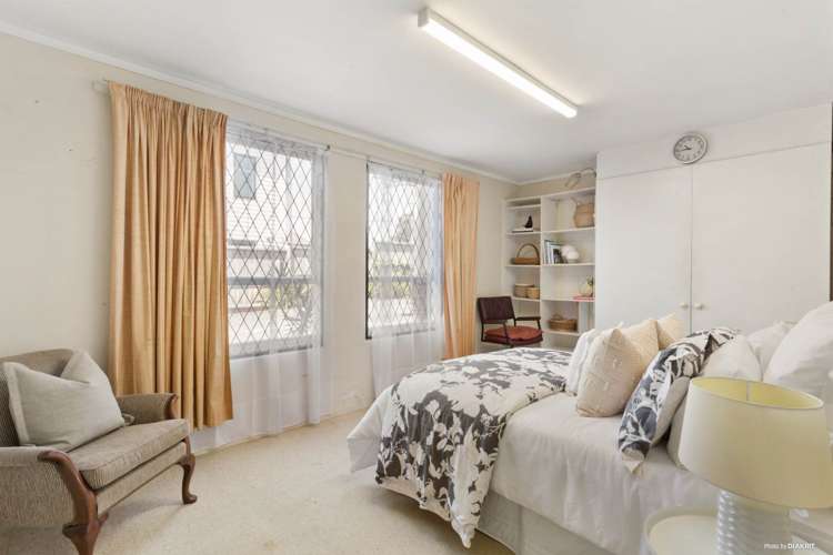 2/270 Lake Road Hauraki_15