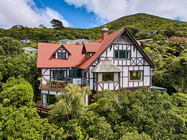 Treasure Chest in Ngaio