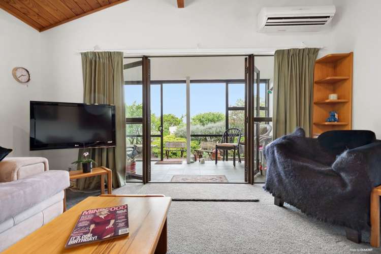 2/7 Cresta Avenue Beach Haven_8